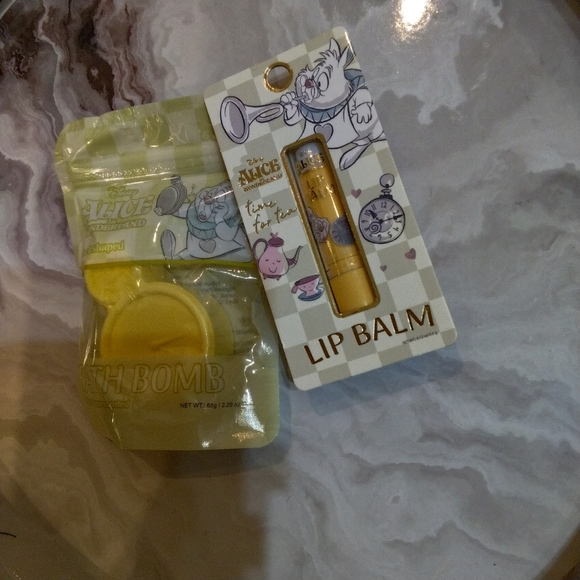 Disney Yellow Bath Bomb and Lip Balm Set - Picture 2 of 4